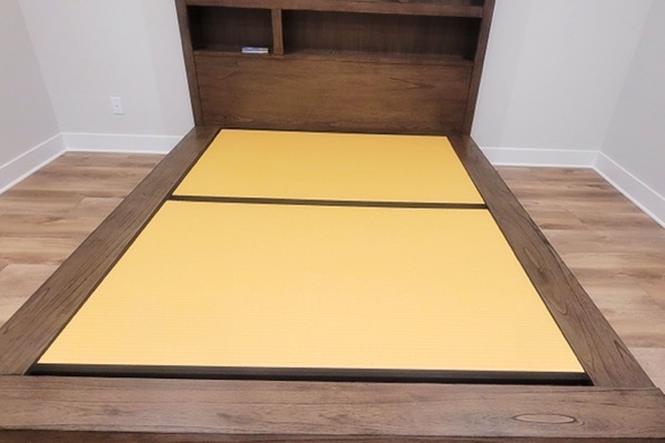 I am very happy with the way the tatami fits the bed.