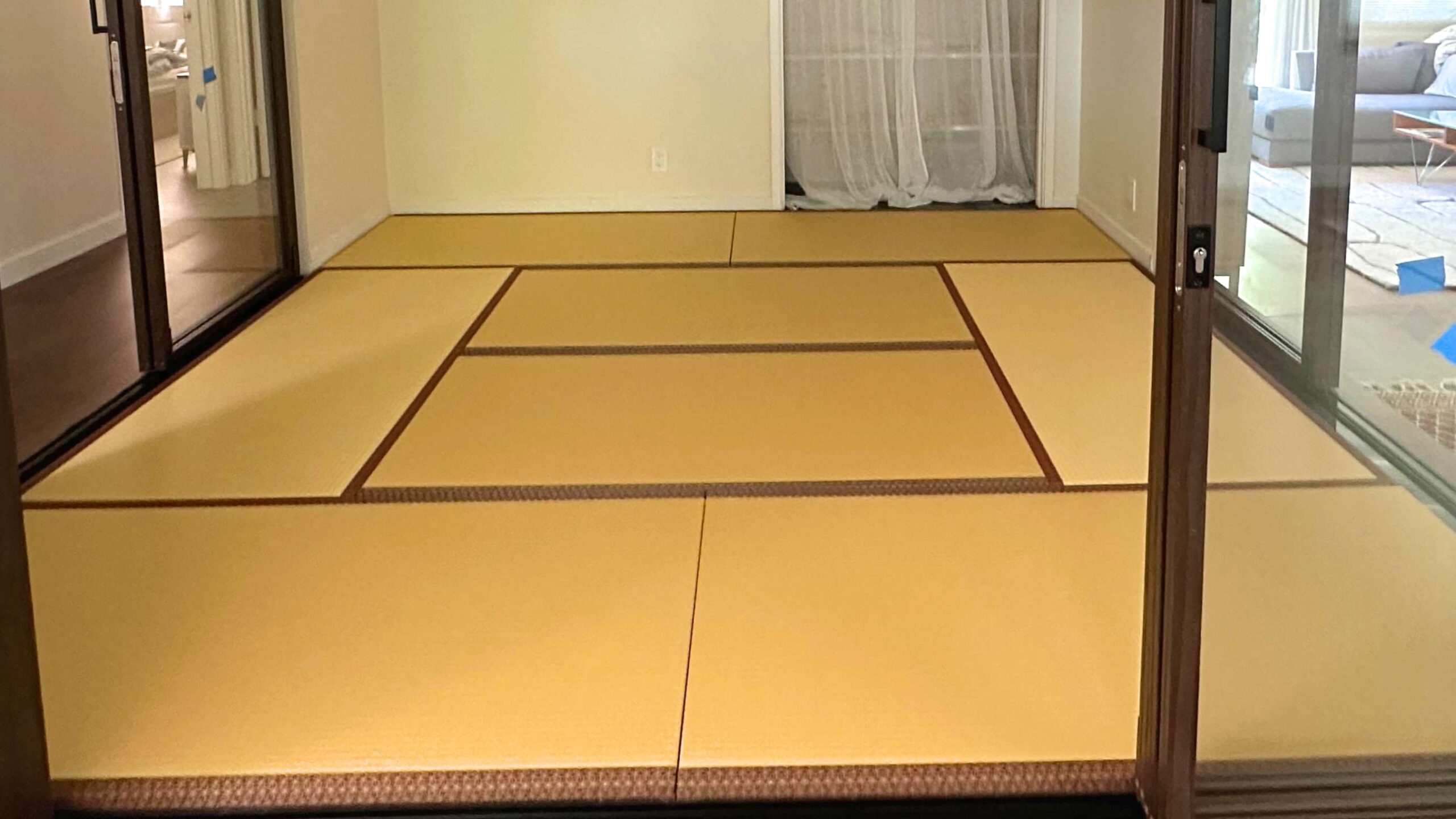 Transforming a Small Room into a Tranquil Tea Room with Custom Tatami Mats